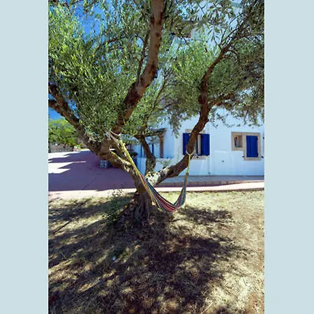Contaratos Lettings 3* Livadi (Kythira)