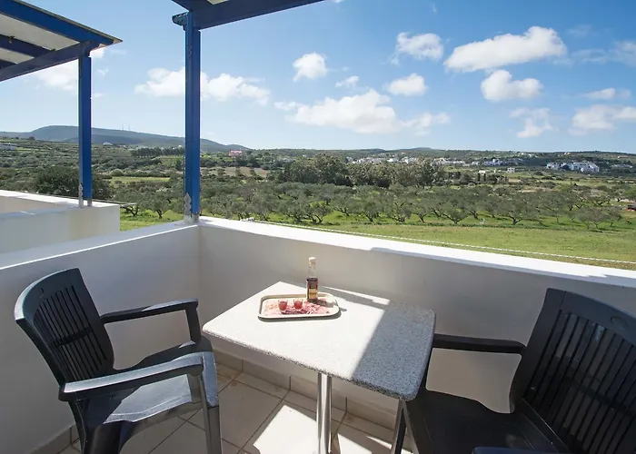 Ξενοδοχείο με διαμερίσματα Contaratos Lettings 3*