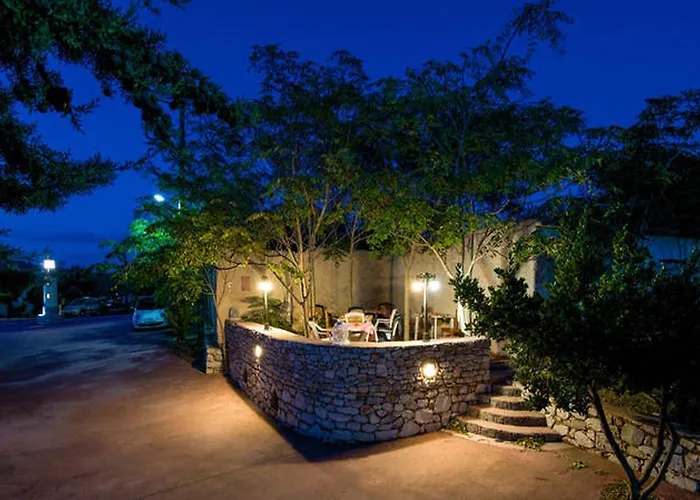 Contaratos Lettings 3* Λιβάδι Κυθήρων