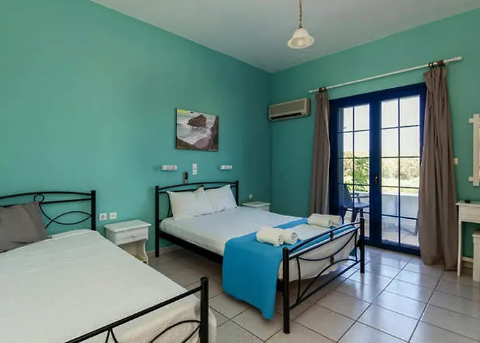 Ξενοδοχείο με διαμερίσματα Contaratos Lettings Λιβάδι Κυθήρων