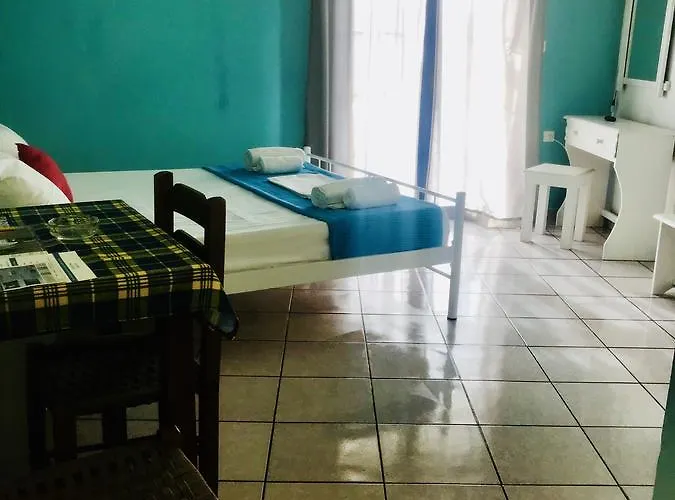 Ξενοδοχείο με διαμερίσματα Contaratos Lettings Λιβάδι Κυθήρων